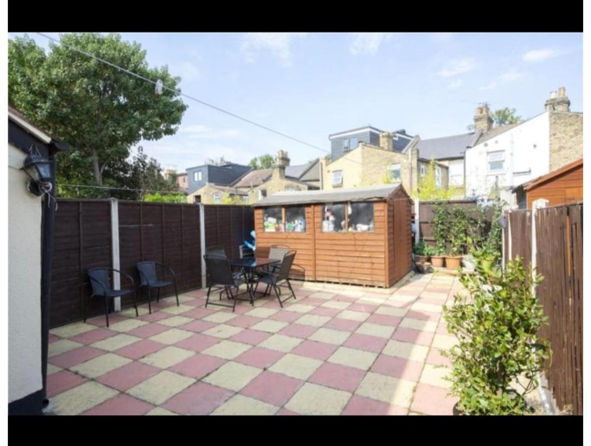 מלון לונדון The Leyton Oasis מראה חיצוני תמונה